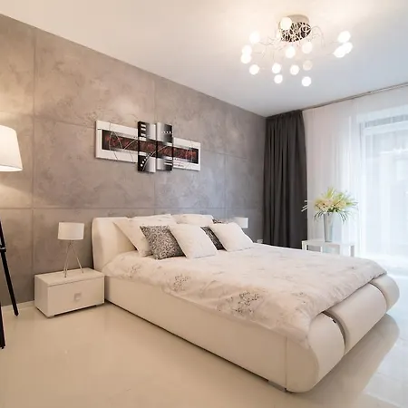 Apartman Art Market Square