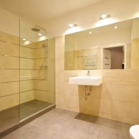 Art Market Square Apartment *