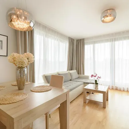Art Market Square Apartment
