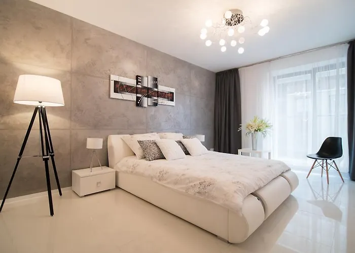 Apartment Art Market Square