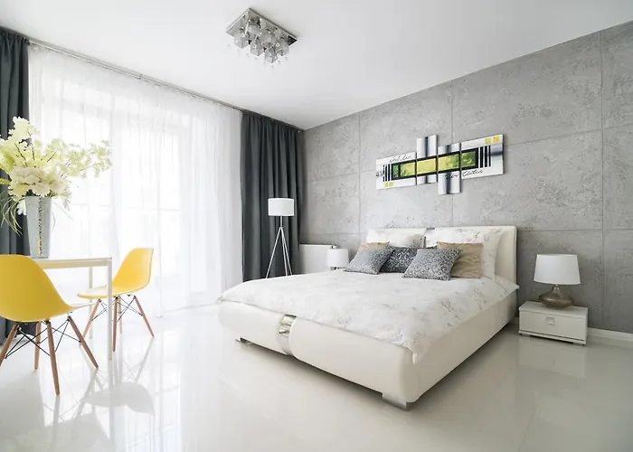 Apartment Art Market Square