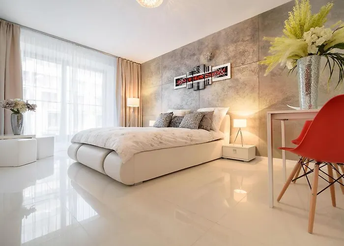 Art Market Square Apartment