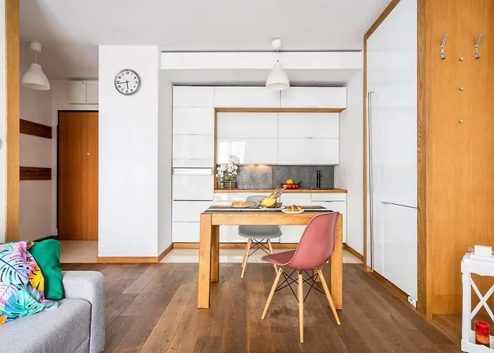 Art Market Square Apartment *