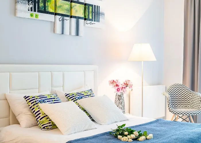 Apartment Art Market Square