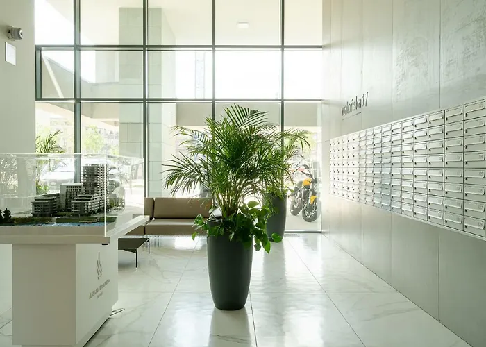 Art Market Square Apartment *