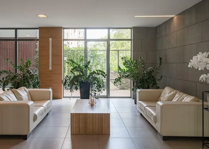 Art Market Square Apartment