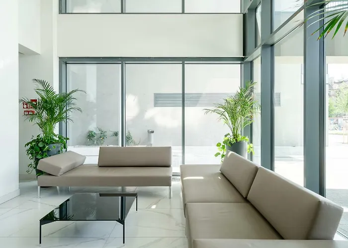 Apartment Art Market Square