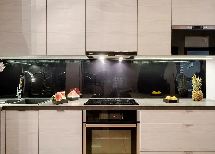 Apartment Art Market Square