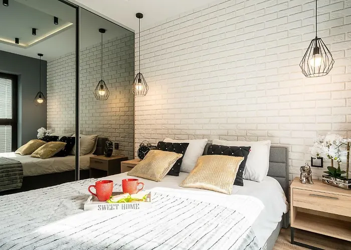 Art Market Square Apartment *