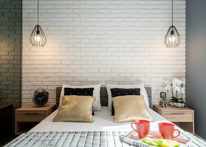 Apartment Art Market Square